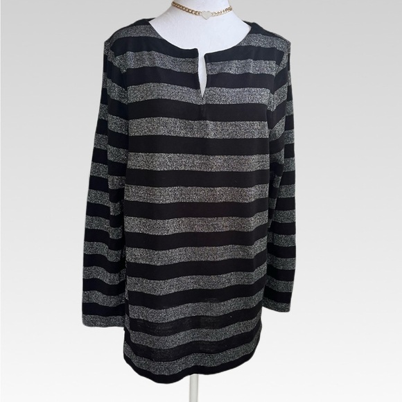 Liz Claiborne Other - Liz Claiborne Sport Black and Silver Knit Top size XL
